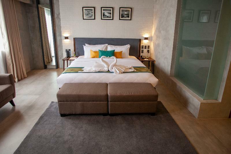 Upper Story Serviced Apartments San Juan  Bagian luar foto